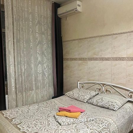 Studio Apartment Metro Pechersk Kyiv Exterior photo