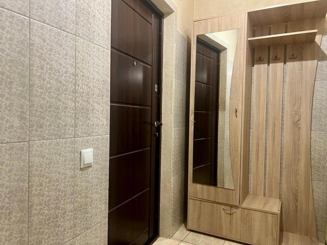 Studio Apartment Metro Pechersk Kyiv Exterior photo